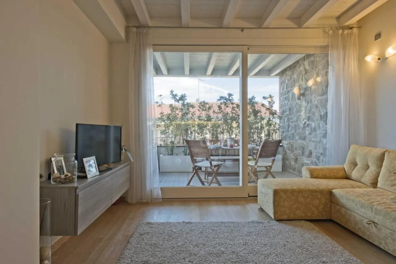 Warda A6 Apartment Desenzano del Garda Itálie