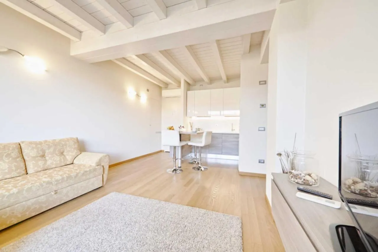 Warda A6 Apartment Desenzano del Garda Itálie